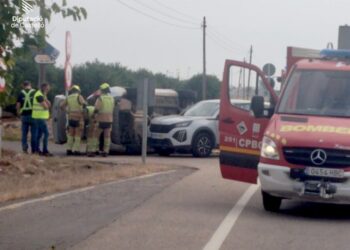 Rescatado el conductor de un vehículo tras sufrir un vuelco en la N-225 entre Nules y La Vall d'Uxó