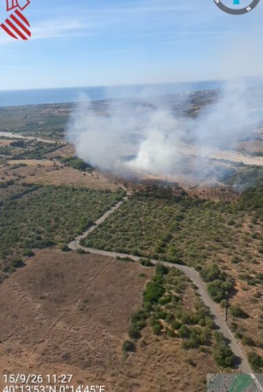 Movilizado un amplio dispositivo aéreo y terrestre para atajar un incendio forestal en Alcalá de Chivert 1 Movilizado un amplio dispositivo aéreo y terrestre para atajar un incendio forestal en Alcalá de Chivert