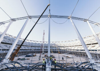 La espectacular maniobra que cambiara el aspecto del Nou Mestalla 2