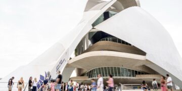 Les Arts abre sus puertas al público con conciertos, recitales y talleres didácticos gratuitos