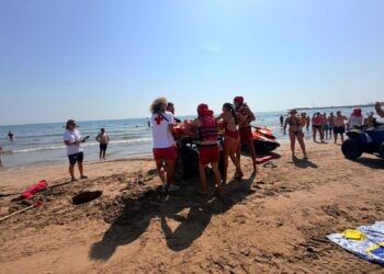 Los socorristas de las playas de Valencia 2