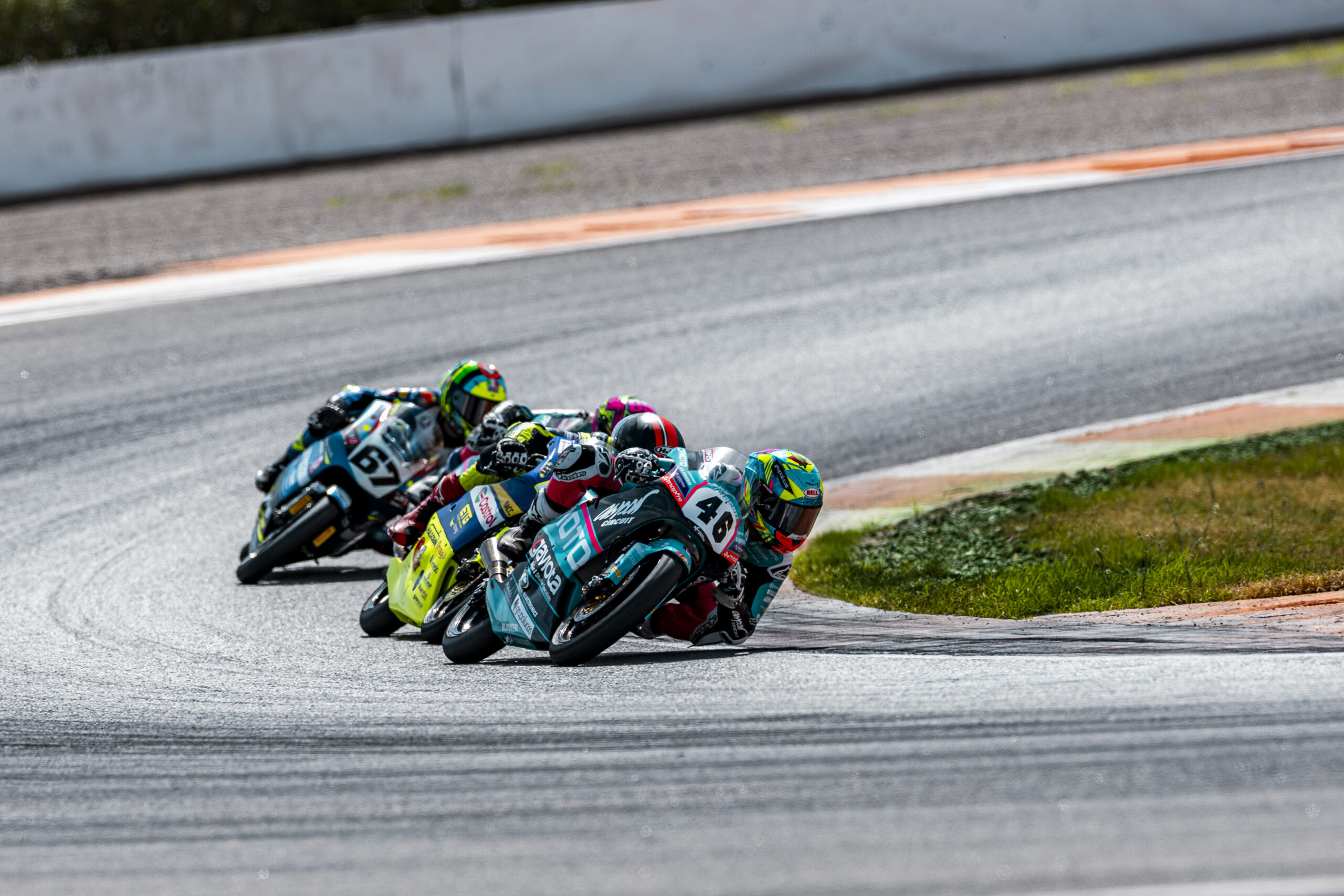 Doble victoria de Carlos Cano en el festival del Aspar Team en MotoJunior en el Circuit Ricardo Tormo 2 Moto4 Alvaro Lucas scaled 1