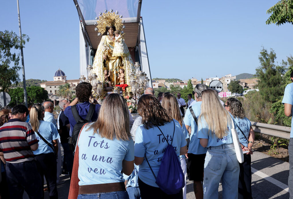 Albalat dels Tarongers se rinde ante la imagen peregrina de la Virgen de los Desamparados 6 Peregrina Albalat Tarongers 2