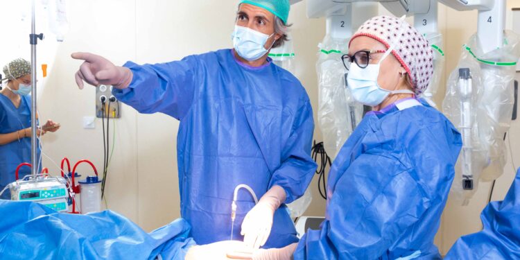 La cirugía bariátrica robótica Da Vinci mejora la salud y la calidad de vida de las personas con obesidad 1 La cirugía bariátrica robótica Da Vinci mejora la salud y la calidad de vida de las personas con obesidad