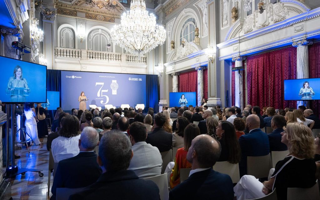 El Premio Planeta celebra en Valencia sus 75 años de historia con Màxim Huerta, Javier Sierra y Luz Gabás 13 Valencia reune a 200 invitados para celebrar los 75 anos del Premio Planeta 5