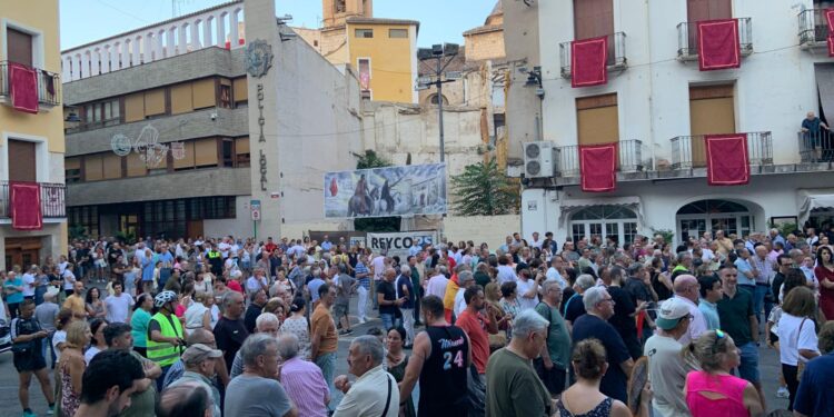 Cerca de un millar de personas se concentran en Ontinyent en apoyo a la situación de Ceuta 1 Cerca de un millar de personas se concentran en Ontinyent en apoyo a la situación de Ceuta