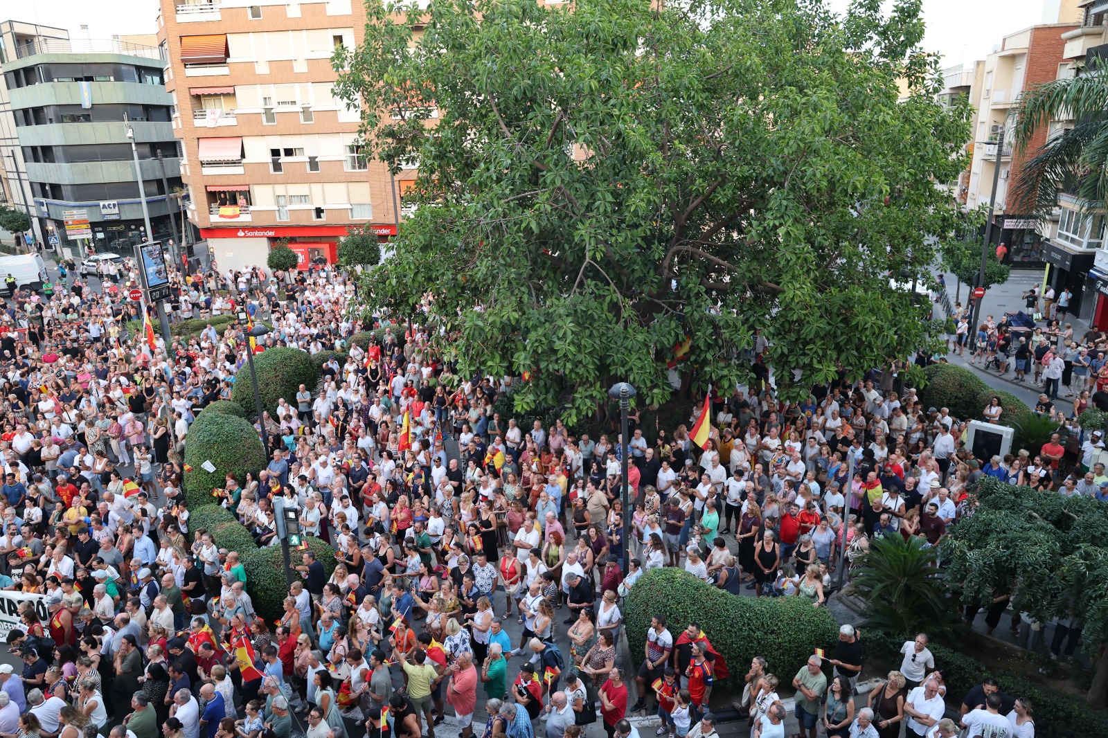 Más de 3.000 ciudadanos se concentran en Torrent en apoyo y solidaridad con el pueblo de Ceuta 4 WhatsApp Image 2026 09 02 at 20.32.51