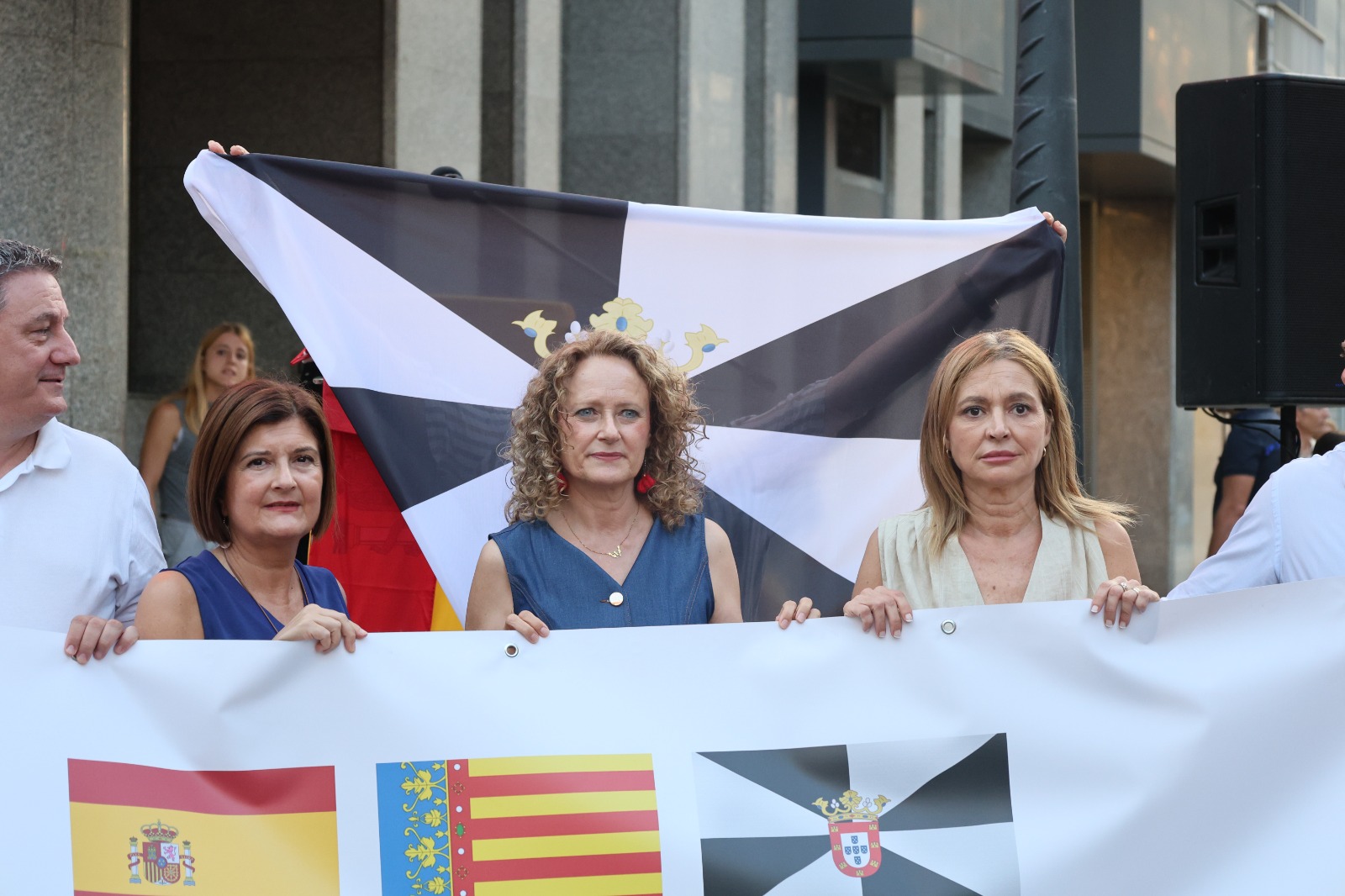 Más de 3.000 ciudadanos se concentran en Torrent en apoyo y solidaridad con el pueblo de Ceuta 3 WhatsApp Image 2026 09 02 at 20.32.54