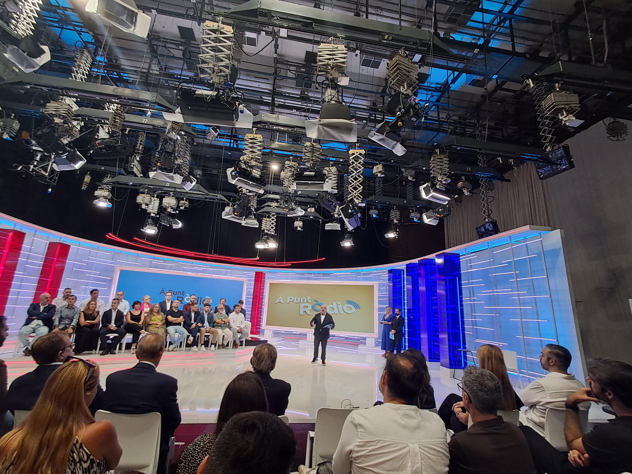 À Punt ràdio estrena temporada con una apuesta decidida por el directo, el deporte y la información de proximidad 2 WhatsApp Image 2026 09 05 at 13.12.51