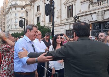 Decidix acusa a Vox de plantar-se en la “prioritat nacional” pero no en la llengua valenciana