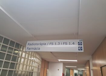 Una caída del sistema informático paraliza el servicio de Farmacia del Hospital Clínico de Valéncia y deja a un centenar de pacientes sin sus tratamientos
