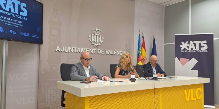 La salud mental sale del consultorio: Valencia reúne a psicólogos, escritores e influencers en La Petxina 1 WhatsApp Image 2026 09 14 at 13.58.38