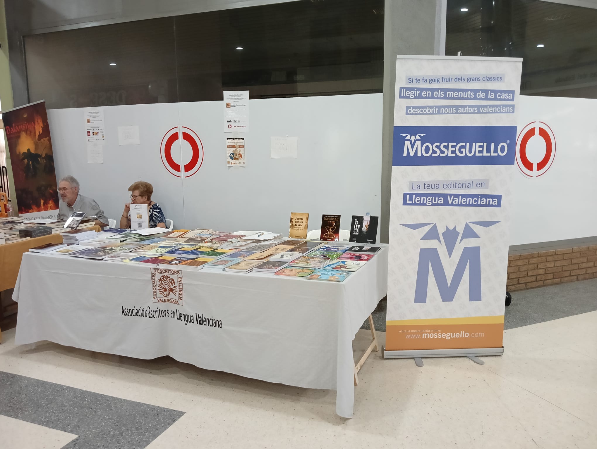 Èxit de la Fira del Llibre en el C.C. "Las Américas" de Torrent. Jornada de festa de la Llengua Valenciana 4 WhatsApp Image 2026 09 20 at 21.59.333