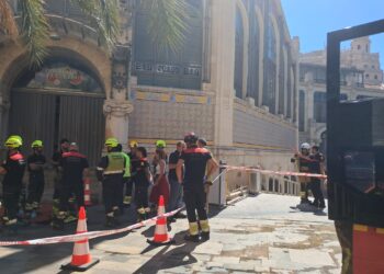 Desolación en el Mercado Central de Valéncia: más de 40 paradas con pérdidas millonarias ante el cierre sin fecha de apertura