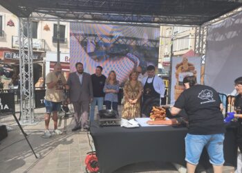 El TorreznoFest arranca con gran éxito de público en la Plaza de Patraix