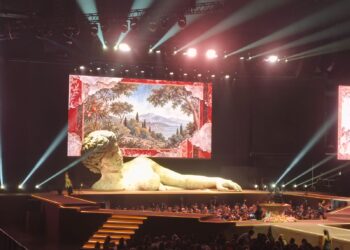 Valéncia se despide de sus Falleras Mayores 2026: Un emotivo adiós a través de la mirada de la fiesta