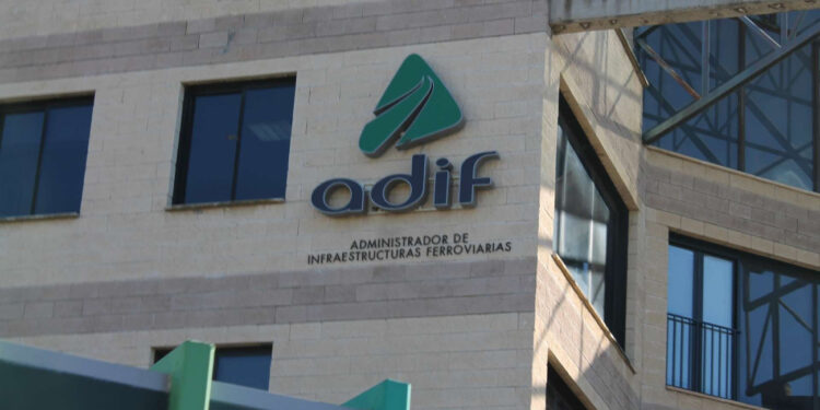 La UCO se persona en la sede de Adif por orden del juez Moreno para requerir contratos adjudicados a Levantina 1 La UCO se persona en la sede de Adif por orden del juez Moreno para requerir contratos adjudicados a Levantina