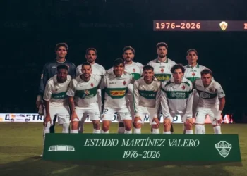 Del 0-2 al 2-2 y mazazo en el 90: el Elche se queda sin premio ante la Real Sociedad