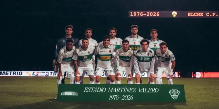 Del 0-2 al 2-2 y mazazo en el 90: el Elche se queda sin premio ante la Real Sociedad 1 Del 0-2 al 2-2 y mazazo en el 90: el Elche se queda sin premio ante la Real Sociedad