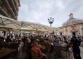 La falta de organización empaña el encuentro multitudinario de jóvenes músicos de bandas en la Plaza de la Virgen 10 La falta de organización empaña el encuentro multitudinario de jóvenes músicos de bandas en la Plaza de la Virgen