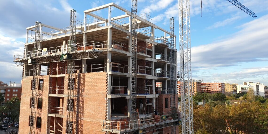 Vivir en la Comunitat Valenciana cuesta un 4,1% más que hace un año: transporte y vivienda lideran las subidas 1 construccion pisos vivienda 20181130 092508 2