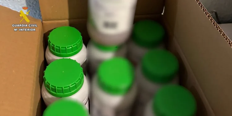 22.000 litros de herbicida vendidos por internet y 800.000 euros facturados: tres detenidos en Alicante 1 edcce7ed 89b7 4623 bd3d aca9f9711653 16 9 aspect ratio 1600w 0