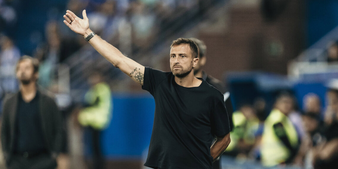 entrenador del Valencia CF Oscar Sanchez