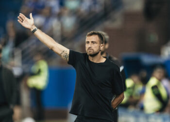 entrenador del Valencia CF Oscar Sanchez