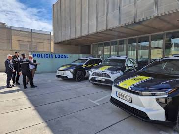 Detenido un hombre en Alboraya tras amenazar a transeúntes con una botella e intentar agredir a la Policía Local 1 Detenido un hombre en Alboraya tras amenazar a transeúntes con una botella e intentar agredir a la Policía Local