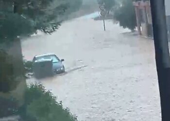 AEMET adelanta la alerta naranja en el interior de Valencia ante la virulencia del temporal de lluvia y granizo