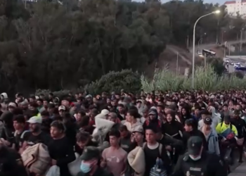El Gobierno realoja a 864 inmigrantes en Los Rosales en las cercanías de un colegio en Ceuta
