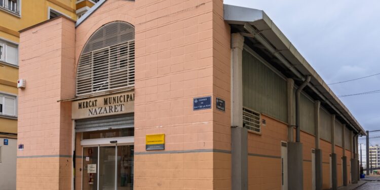 Valencia prepara la renovación del Mercado de Nazaret: sustituirá la cubierta de fibrocemento y mejorará sus instalaciones 1 1019 Mercat de Natzaret