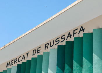 Los mercados municipales de Valencia tendrán menos puestos no alimentarios: la reforma plantea reducirlos del 20 % al 10 % 13 Los mercados municipales de Valencia tendrán menos puestos no alimentarios: la reforma plantea reducirlos del 20 % al 10 %
