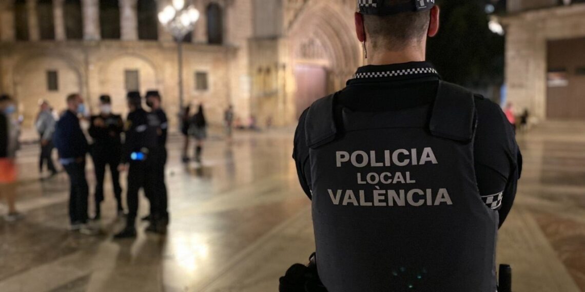 Valencia duplica el refuerzo policial y pide evitar el centro 1 1030 Policia Local de nit 1