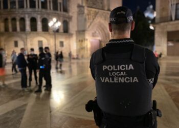 Valencia duplica el refuerzo policial y pide evitar el centro 15 1030 Policia Local de nit 1