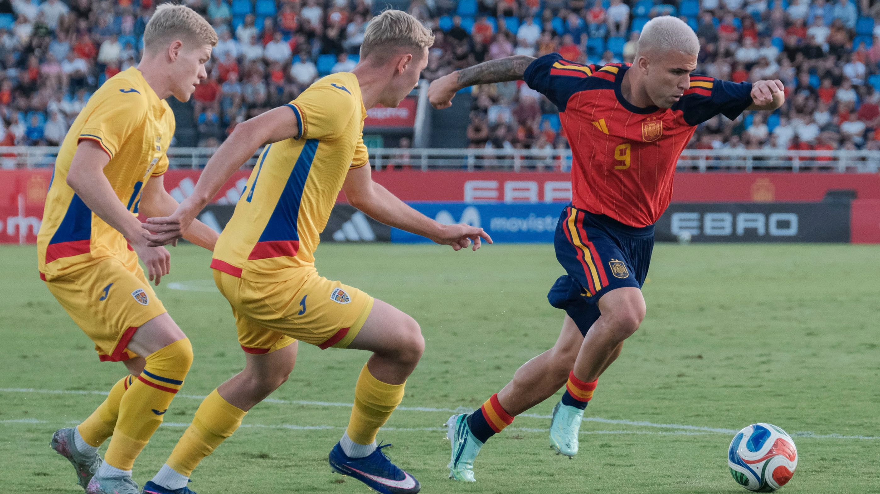 España estará en el Europeo sub-21 de 2027 tras un 7-1 a Rumanía con gol del valenciano Yarek Gasiorowski 1 17256101