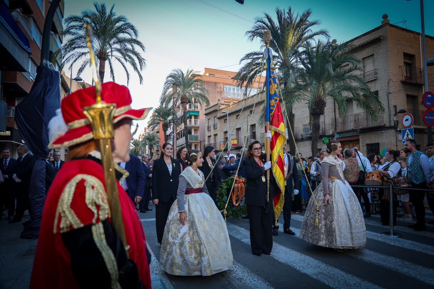 Torrent rinde tributo a Jaume I y vibra con la Real Senyera el 9 d'Octubre 4 443
