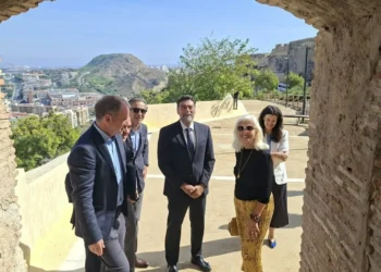Hortensia Herrero invertirá 2,4 millones en recuperar la muralla del castillo de Santa Bárbara de Alicante 13 49d4b8e9 aa3d 4935 a040 aea5db8a926f 16 9 aspect ratio 1600w 0