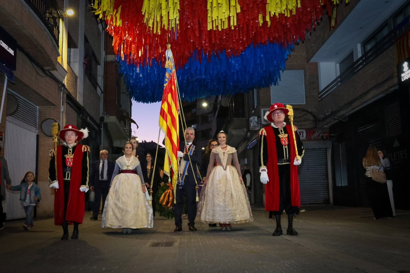 Torrent rinde tributo a Jaume I y vibra con la Real Senyera el 9 d'Octubre 5 810