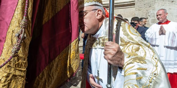 Mons. Benavent apela a la unidad del pueblo valenciano durante el solemne Te Deum del 9 d’Octubre
