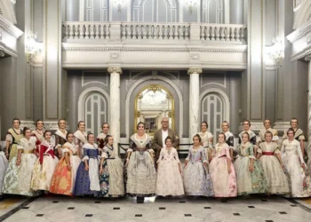 Hoy se eligen las Falleras Mayores de Valencia 2027: las dos llamadas que decidirán quién representa a las Fallas 22 Hoy se eligen las Falleras Mayores de Valencia 2027: las dos llamadas que decidirán quién representa a las Fallas