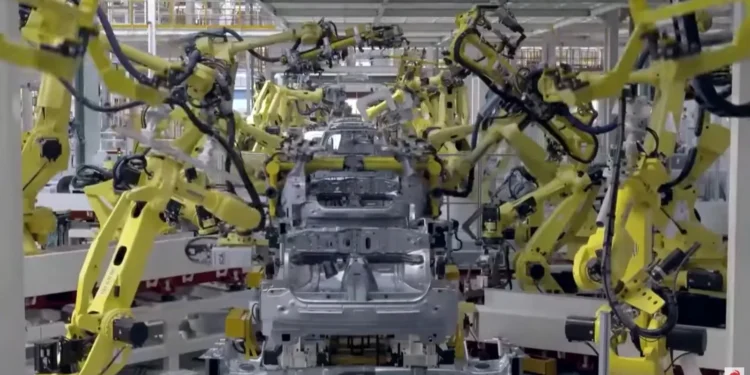 Ford anuncia una nueva planta de baterías en Almussafes mientras UGT alerta de hasta 300 trabajadores excedentes 1 8a5cab69 5520 43d2 8bd4 5a0ea384e747 16 9 aspect ratio 1600w 0