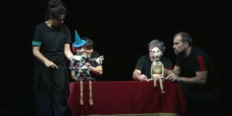 Bambalina Teatre baja el telon tras 45 anos adios a una compania que transformo el teatro de titeres valenciano