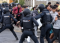Ceuta traslada a 1.700 migrantes al puerto entre tension y choque politico 4