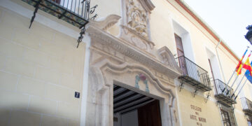 Cerca de 340 años del privilegio real que encumbró a la seda valenciana: el legado de los velluters y la cúspide de la Ruta de la Seda