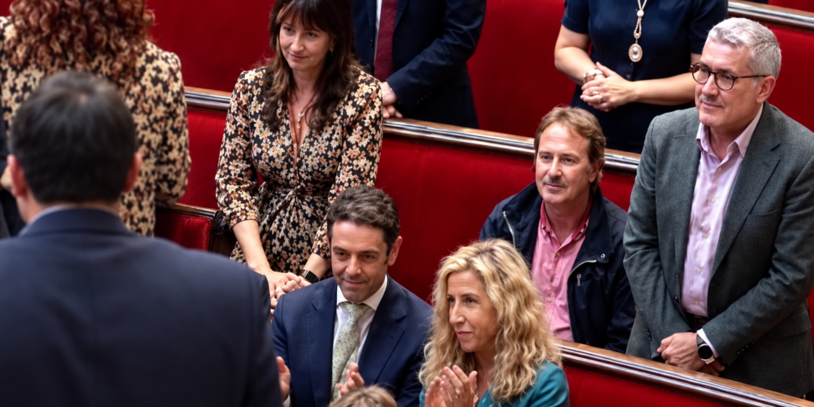 Grezzi no se suma a la ovación al presidente de Ceuta en el Ayuntamiento de Valencia 1 Grezzi no se suma a la ovación al presidente de Ceuta en el Ayuntamiento de Valencia