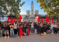 Grupos radicales de izquierdas en la plaza del Ayuntamiento familias y grupos de baile renuncian a la dansà por miedo