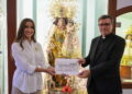Las comisiones falleras entregan la recaudación de los Besamanos solidarios en el Museu Marià de Valéncia