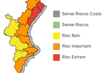 Emergencias levanta la alerta roja por lluvias en la costa de Valéncia, pero la mantiene en todo el litoral de Castellón
