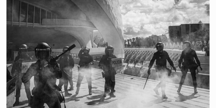Primeras divisiones en la protesta de la vivienda tras lo sucedido el sábado: CGT Valéncia abandona el espacio Plataforma per l’Habitage ante la criminalización de la protesta 1 Primeras divisiones en la protesta de la vivienda tras lo sucedido el sábado: CGT Valéncia abandona el espacio Plataforma per l’Habitage ante la criminalización de la protesta